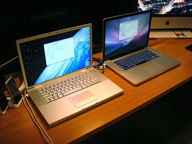 3057278515_1d49f30391_z Apple MacBooks
