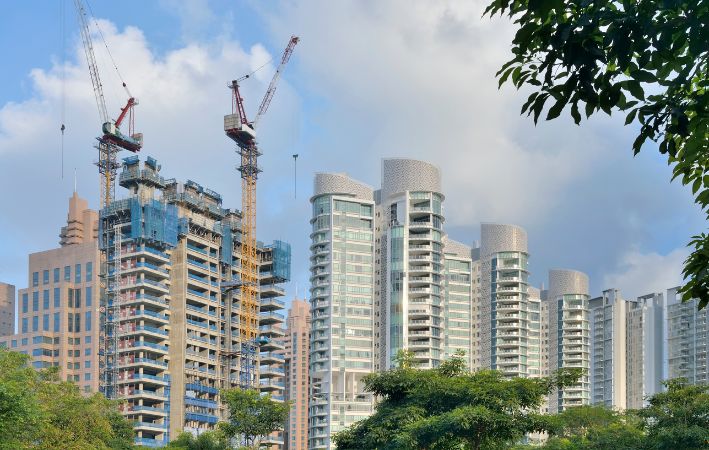 Is Upgrading From an HDB to a Condo a “Must” to Build Wealth? We Rate Advice From Reddit