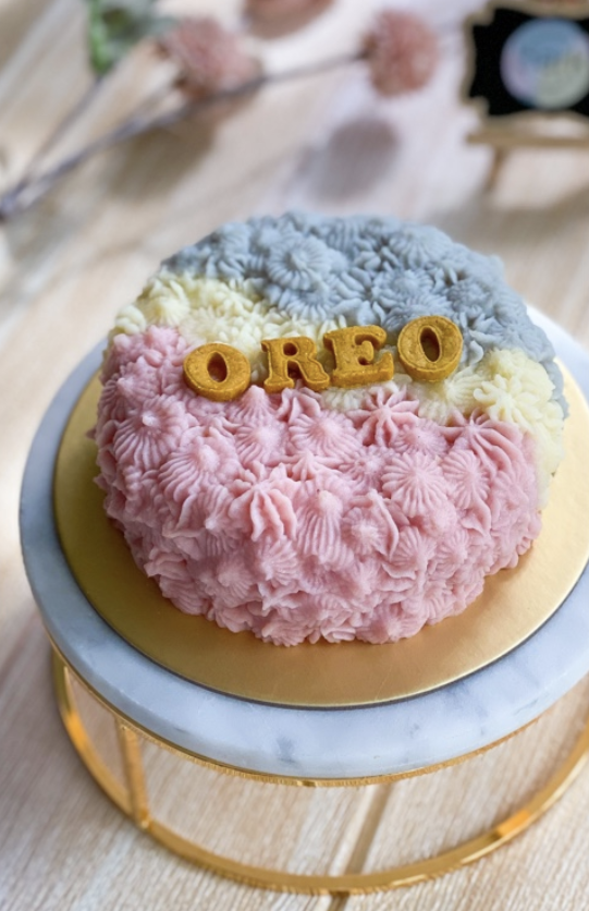 barknbake-om-nom-ombre-cake