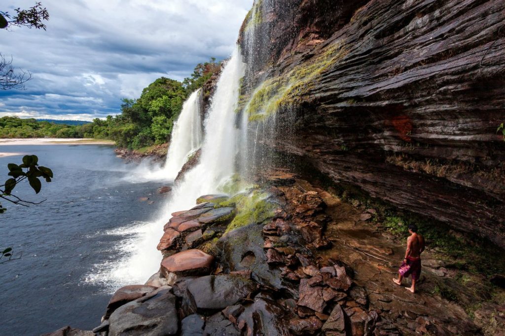 Lake Cainama Venezuela (visa)