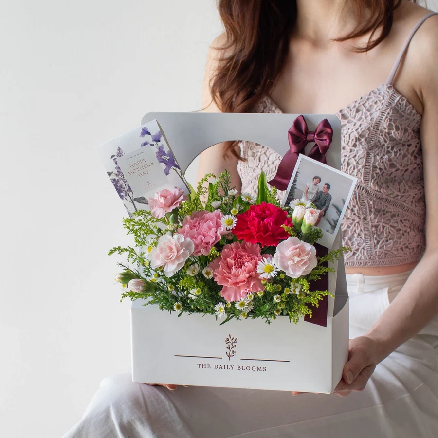 the daily blooms mothers day carnation garden bloom box