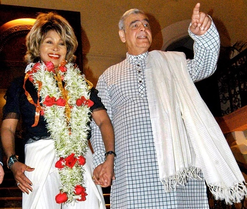 tina-turner-ismail-merchant-the-goddess-india-2004