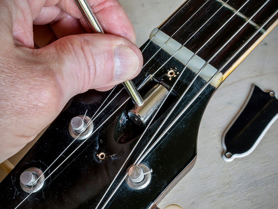 truss-rod-guitar